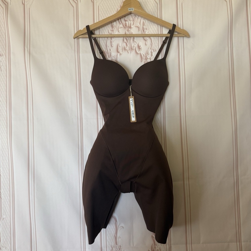 SKIMS Ultimate Body Push Up Butt & Hip Pad Mid-thigh Bodysuit Cocoa Sz XS NWT